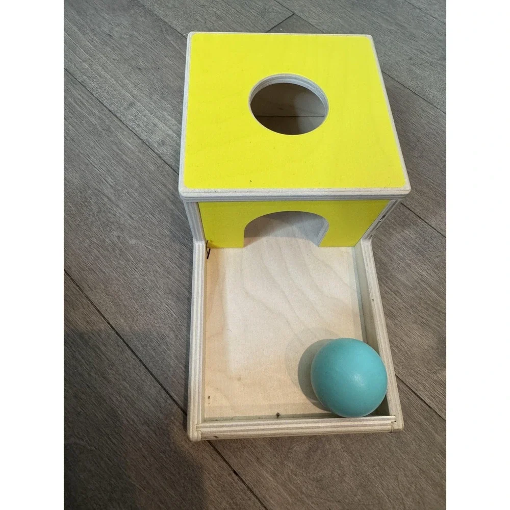 Lovevery‎ Wooden Ball Drop Box Yellow Object Permanence Montessori 6-12 Months